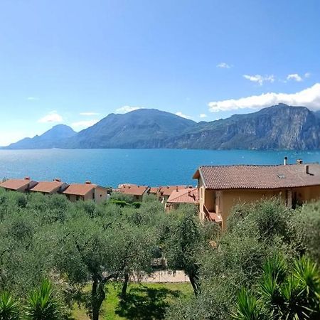 Appartamenti Casa Nina Brenzone sul Garda Esterno foto