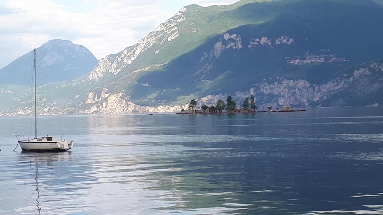 Appartamenti Casa Nina Brenzone sul Garda Esterno foto