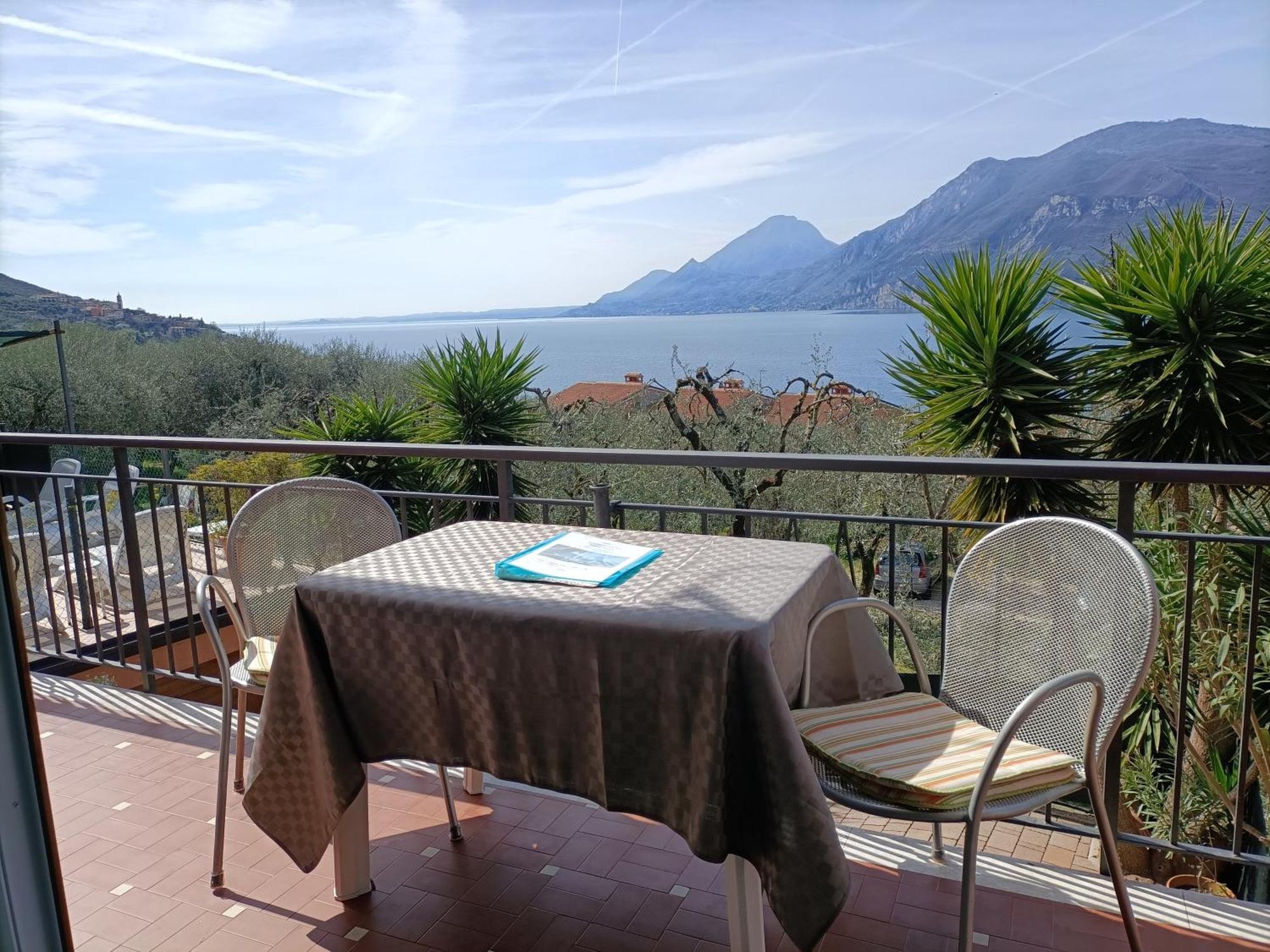 Appartamenti Casa Nina Brenzone sul Garda Esterno foto