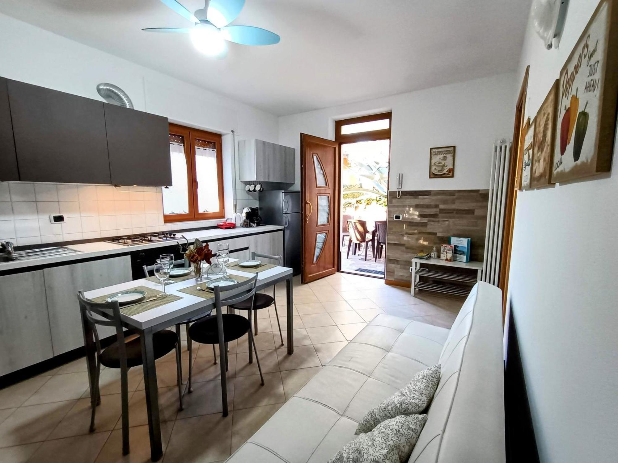 Appartamenti Casa Nina Brenzone sul Garda Esterno foto