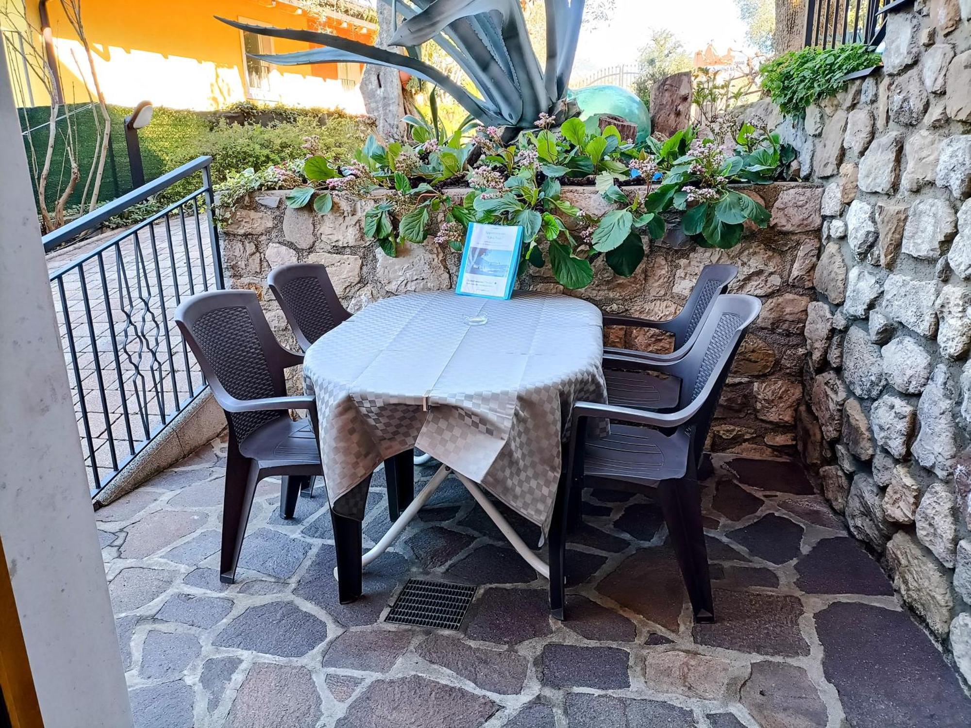 Appartamenti Casa Nina Brenzone sul Garda Esterno foto