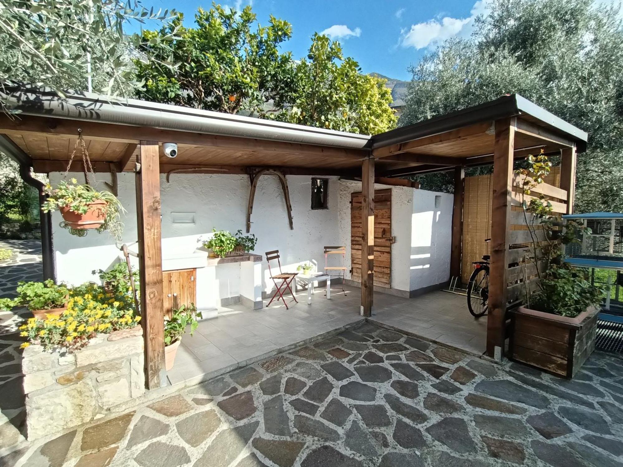 Appartamenti Casa Nina Brenzone sul Garda Esterno foto