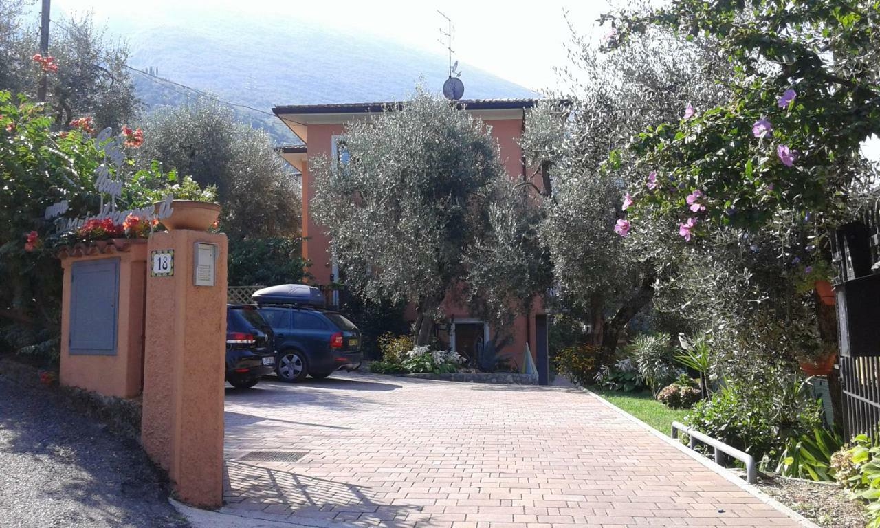 Appartamenti Casa Nina Brenzone sul Garda Esterno foto